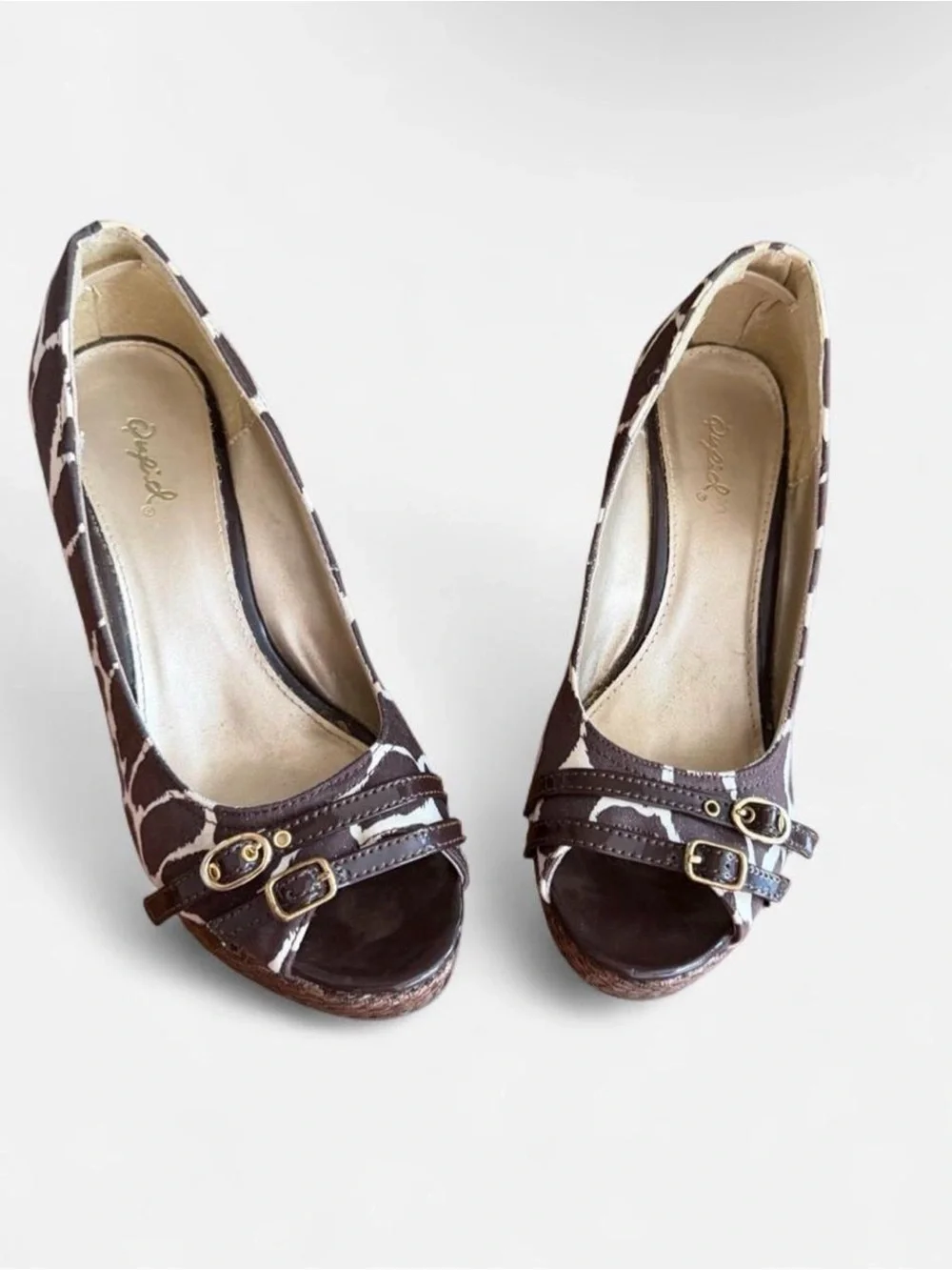 Qupid Peep-Toe Wedge Heels in Brown Giraffe Print - Y2K Women’s 8